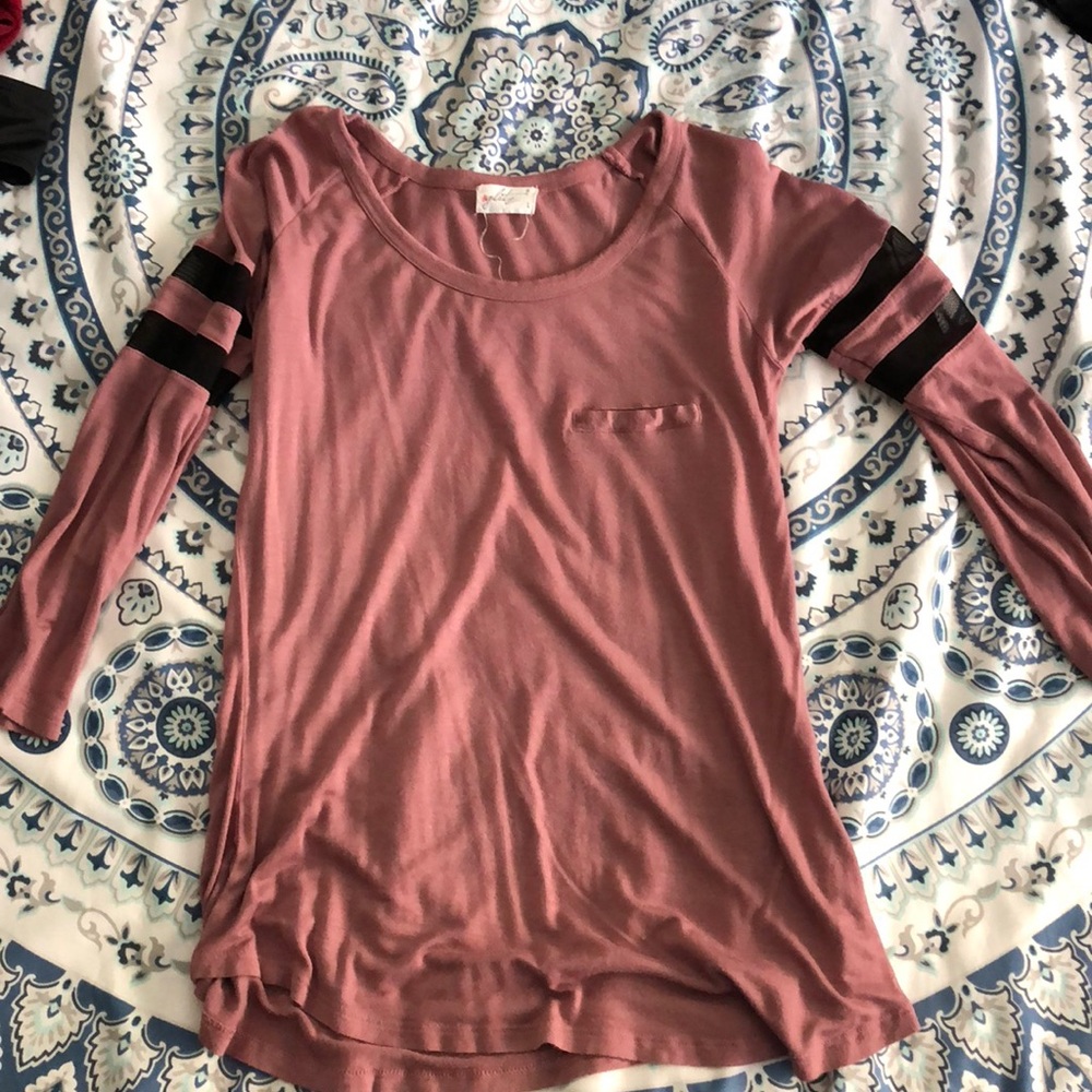Quarter sleeve top